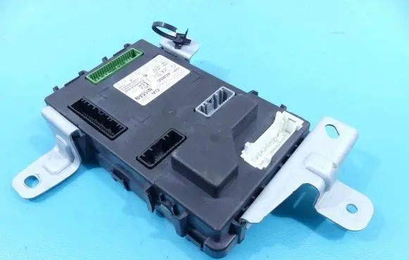 Infiniti Q50 Central body control module 284B1-4GR5C IMPRK1285875