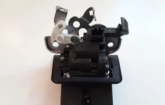 Audi A3 S3 8V Loading door lock 8R0827505