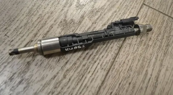 Fuel injector