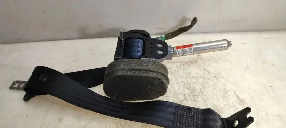 Volvo C30 Rear seatbelt 30642227