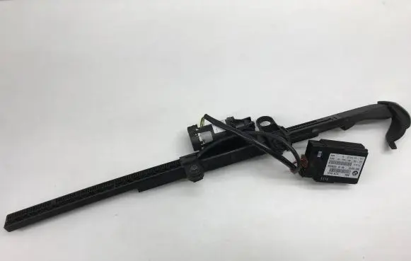 BMW 3 E92 E93 Seat belt adjustment motor 9165377 9216128