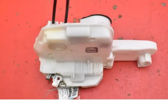 Peugeot 4008 Front door lock 