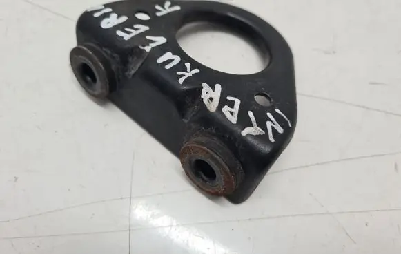 Hyundai Santa Fe Intercooler pipe mounting bracket 