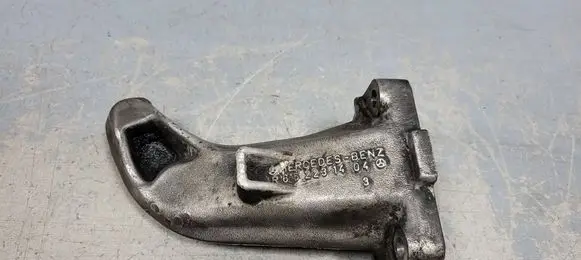 Mercedes-Benz 200 300 W123 Engine mounting bracket 6152231404