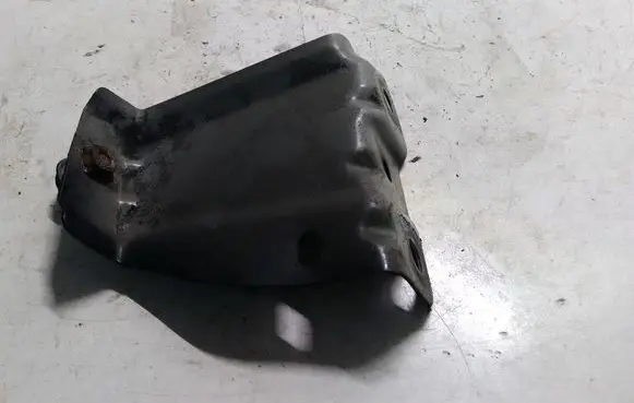 Citroen C-Crosser Fender mounting bracket