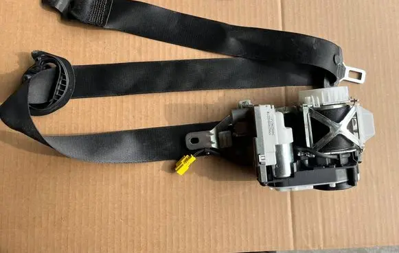 Mercedes-Benz GLS X166 Front seatbelt 34083574C