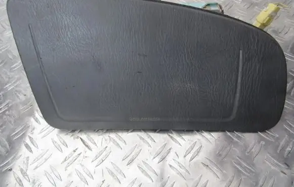 Mazda 626 Passenger airbag