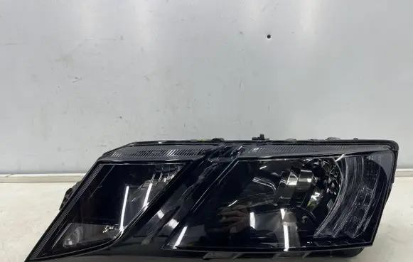 Skoda Octavia Mk3 (5E) Headlight/headlamp 5e1941015c