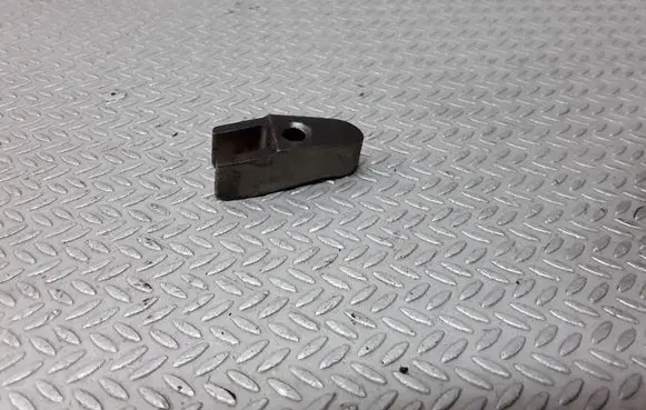 Mercedes-Benz S W220 Fuel Injector clamp holder