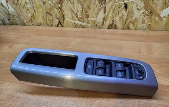 Volvo V50 Electric window control switch 30773210 03454100