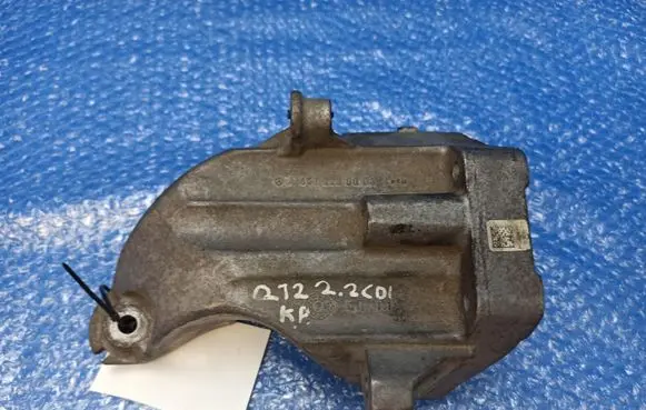 Mercedes-Benz E W212 Engine mounting bracket A6512230004