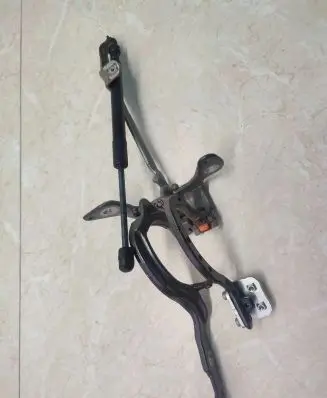 BMW 3 G20 G21 Loading door upper hinge 7453406
