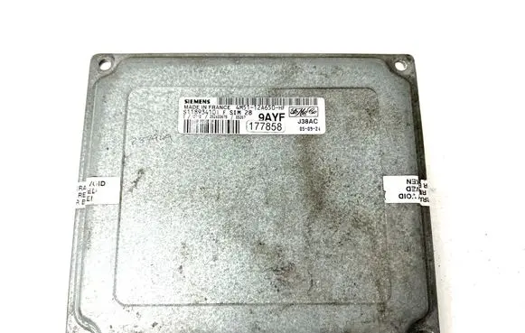 Ford Focus Engine control unit/module S118934101F 4M5112A650HF