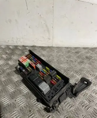 Mercedes-Benz ML W164 Fuse module A1645403072 13607553 5072426