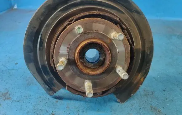 Jeep Grand Cherokee Rear wheel hub spindle/knuckle 68253397AB