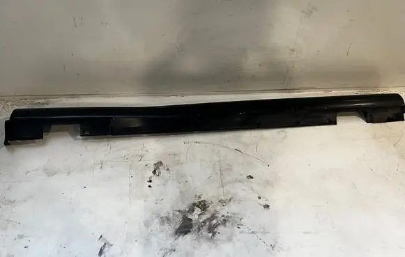 Mercedes-Benz C W204 Sill A2046981354