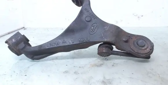 Land Rover Range Rover Sport L320 Front lower control arm/wishbone LZL7A