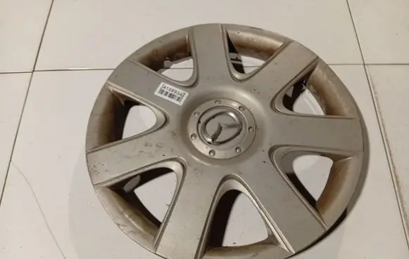 Mazda 5 R15 wheel hub/cap/trim GJ6R37170