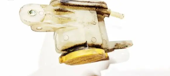 Subaru Legacy Brake fluid reservoir 