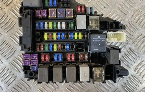 Subaru Outback (BS) Fuse box set MB008701B 1502255 000044
