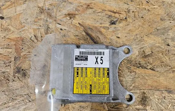 Toyota Prius+ (ZVW40) Airbag control unit/module 8917047740