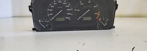Volkswagen Polo III 6N 6N2 6NF Speedometer (instrument cluster) 88311235