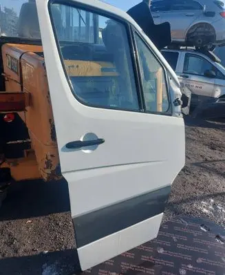 Mercedes-Benz Sprinter W906 Front door 