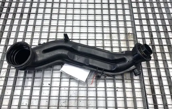 Audi Q3 F3 Intercooler hose/pipe 05E145674G