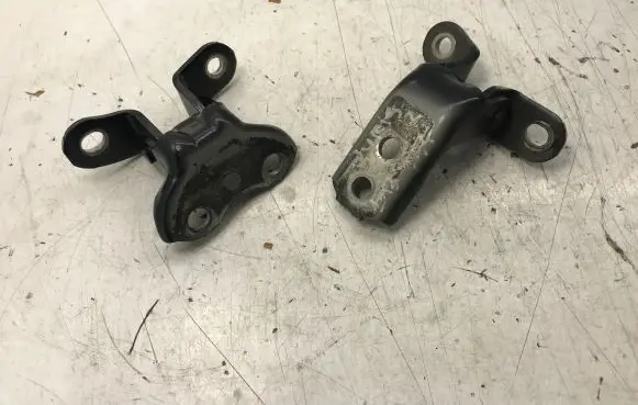 Toyota Auris 150 Front door hinges set 6871002060 6873002050