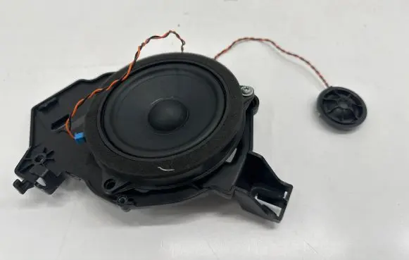 BMW X7 G07 Rear door speaker 2622518 6813597