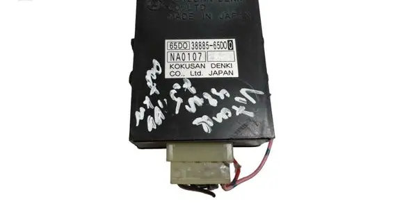 Suzuki Grand Vitara I Door central lock control unit/module 3888565D00 NA010722