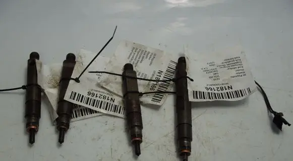 Volvo S40, V40 Fuel injector 7700875035 7700875036