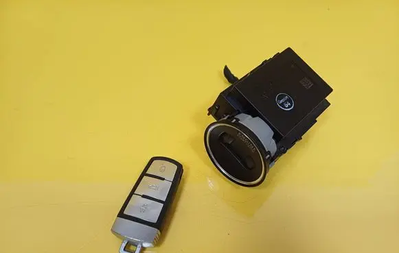 Volkswagen PASSAT B6 Ignition lock 3C0905843M