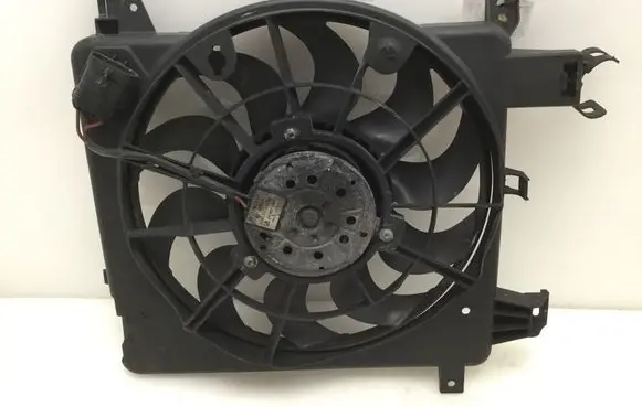 Opel Zafira B Radiator cooling fan shroud 