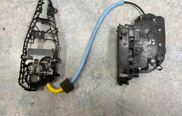 BMW X5 F15 Rear door lock 7281943
