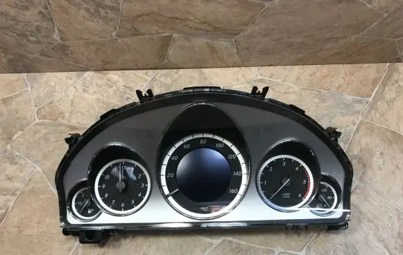 Mercedes-Benz E A207 Speedometer (instrument cluster) A2129001814