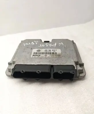 Volkswagen PASSAT B5 Engine control unit/module 038906018P 28SA350