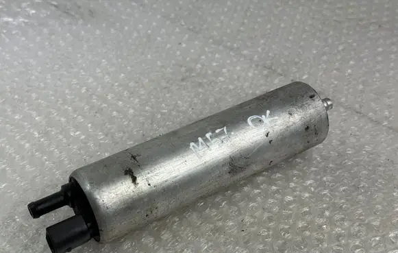 BMW 5 E39 Fuel injection high pressure pump 16032104