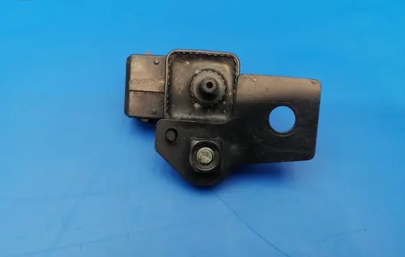 BMW 7 E38 Air pressure sensor 2244674