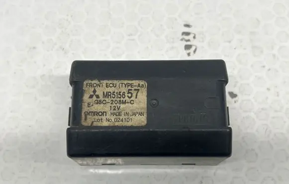 Mitsubishi Pajero Fuse module MR515657