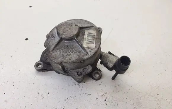 Opel Vivaro Vacuum pump 8200520476 520476A