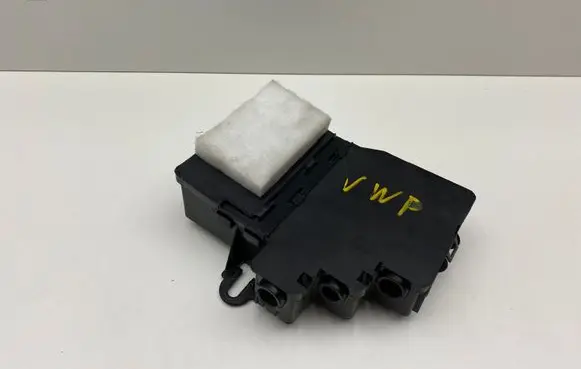 Volkswagen Phaeton Fuse module 3D0937576A
