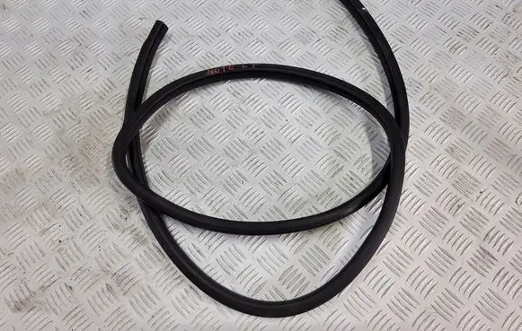 Nissan Note (E12) Rubber seal rear door 