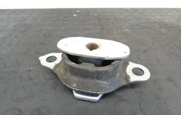 Fiat 500E Engine mount vacuum valve 00521924620