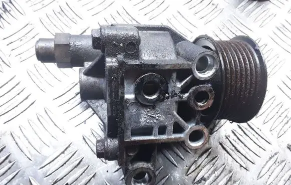 Ford Mondeo Mk III Power steering pump YC132B425A 14060360