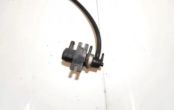 Mercedes-Benz A W169 Turbo solenoid valve a0051535528 05t095