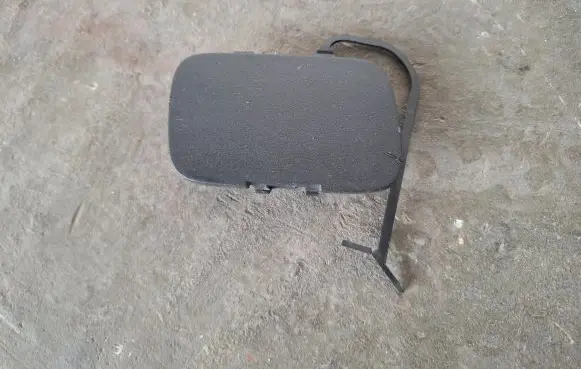 Volvo XC70 Front tow hook cap/cover 30678696 BP3ED