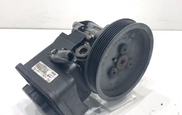 BMW 5 E60 E61 Power steering pump 7693974