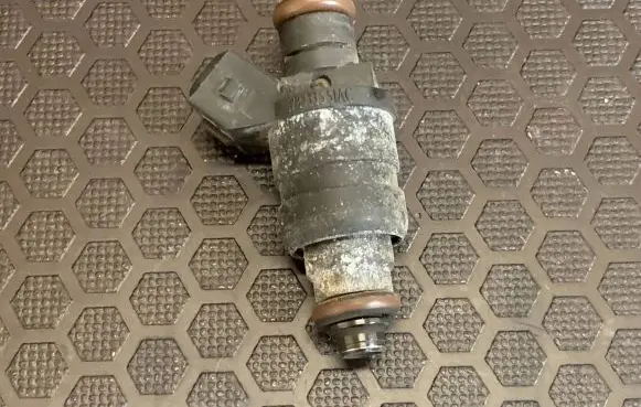 Audi A6 S6 C5 4B Fuel injector 078133551AC