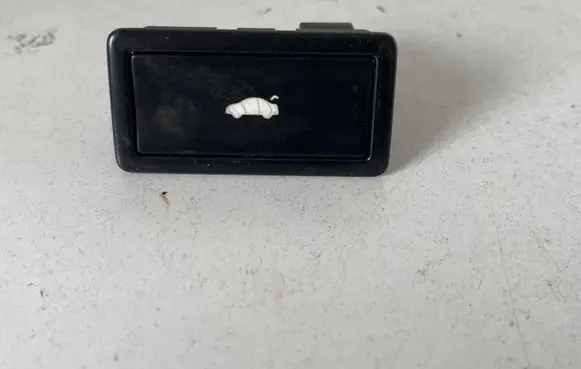 Audi Q7 4L Tailgate/boot open switch button 3d0959831d 80590